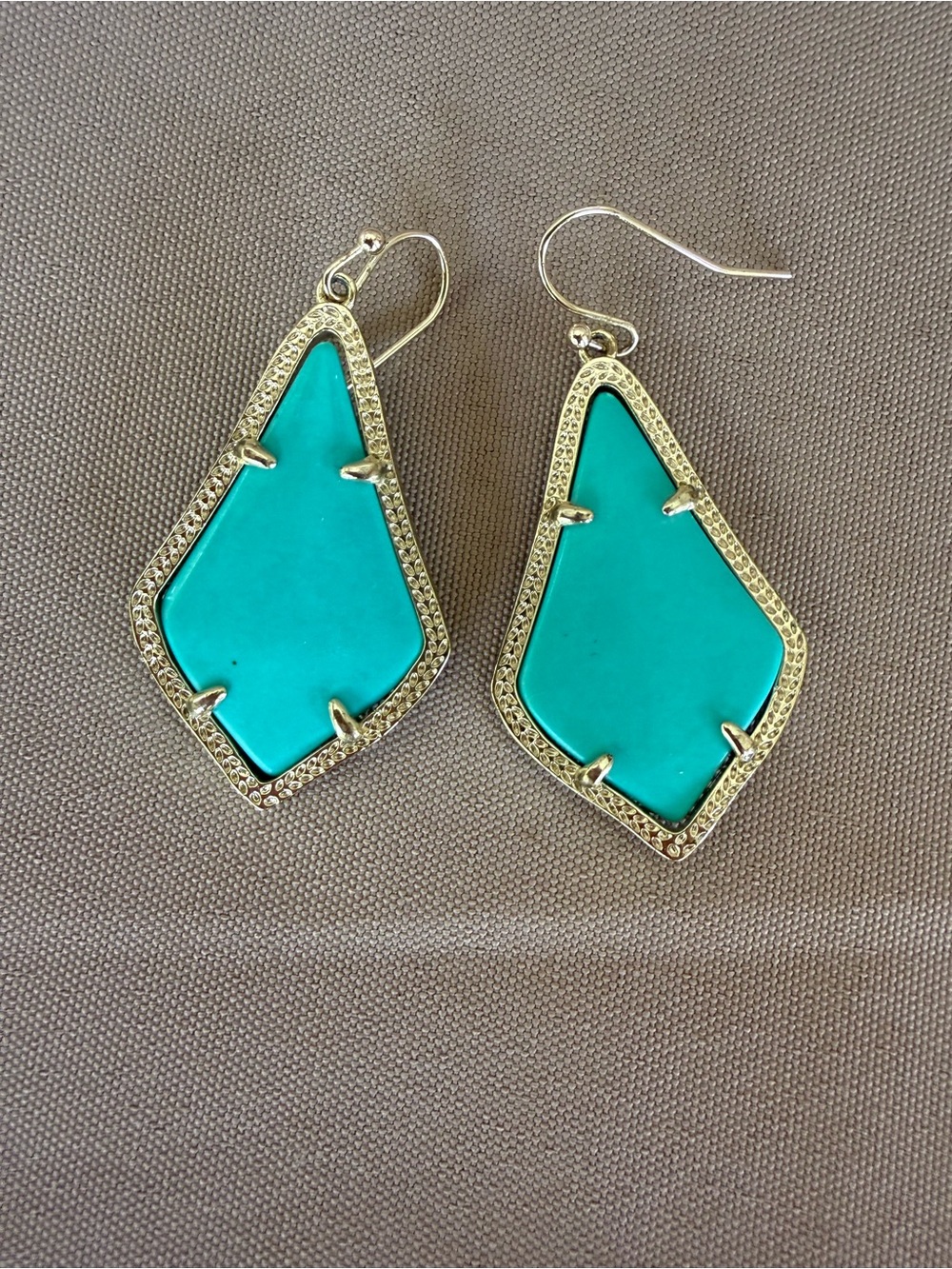 Kendra Scott Alex Earrings Teal Magnesite Set in Gold Metal EUC